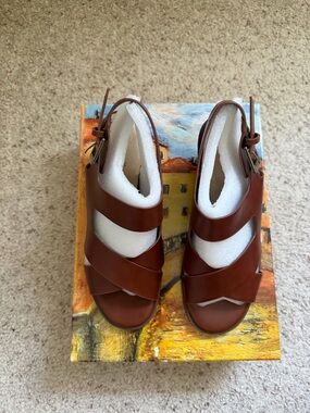 Bella Vita Cameron Sandals Size 6.5W Brown Leather Block Heel Slingback